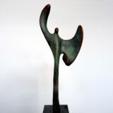 Segnend  –  Patinierte Bronze, H 15,5 cm