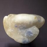 Schwanenhaft  –  Blauer Alabaster, H 28 cm